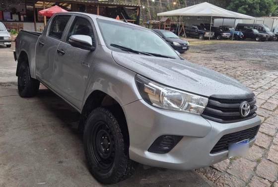 TOYOTA HILUX 2.8 NARROW 4X4 CD 16V DIESEL 4P MANUAL